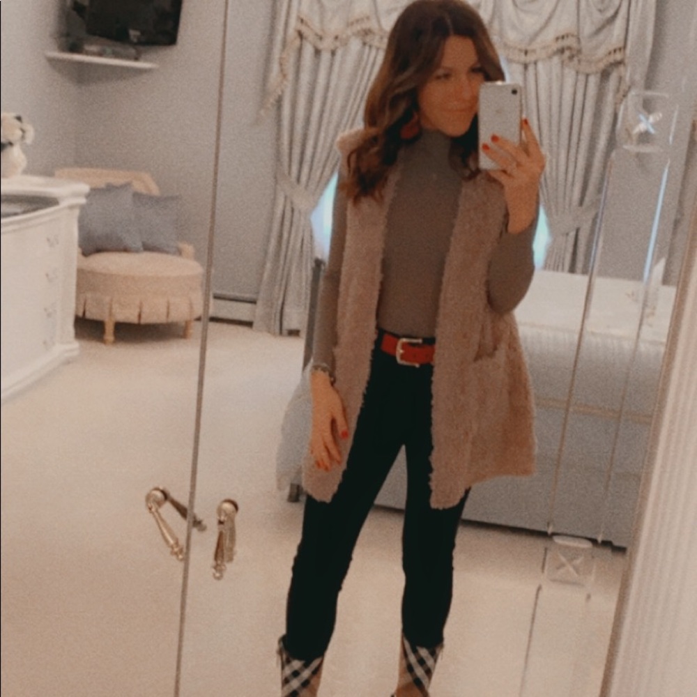 Teacher by day, posher by night 🖤 #cozy